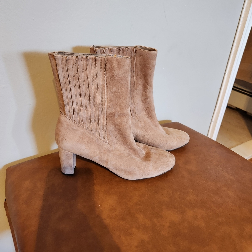 Aerosoles suede boot worn once